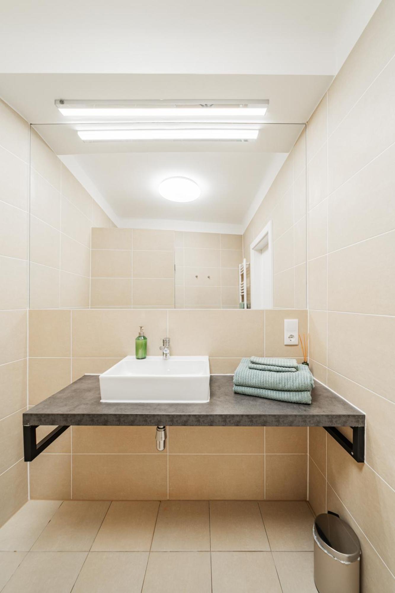 Central 60M2 Suite 10 Min Walk From Main Station Відень Екстер'єр фото
